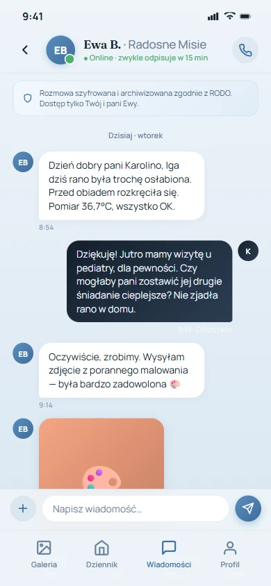Aplikacja Komunikator na telefonie. Rozmowa rodzic – opiekun grupy, szyfrowana, archiwizowana zgodnie z RODO. Realizacja: AI Scaling Systems pod marką Wzorowa Placówka.